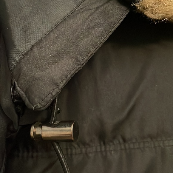 Roots winter jacket. Size small. - Picture 4 of 11